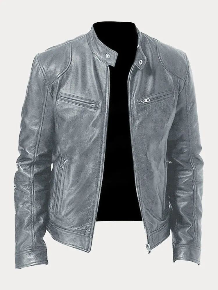 "Veste en cuir moto homme, ajustée avec poches zippées, design moderne, cuir premium noir, look élégant et pratique."