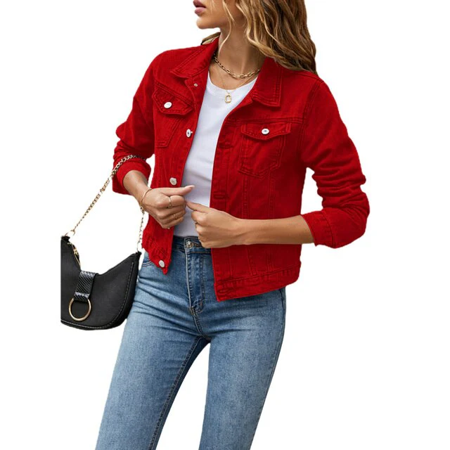 "Veste en jean femme courte, fermeture à boutons, denim robuste, poches poitrine, col classique, look tendance."