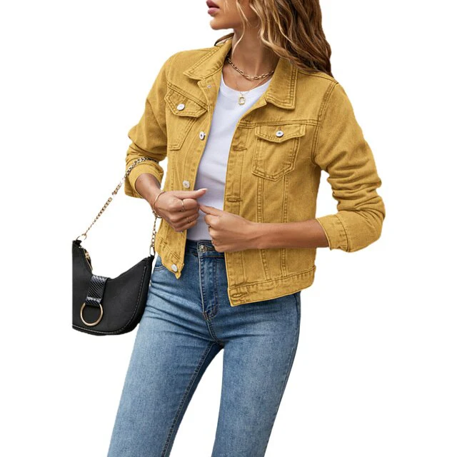 "Veste en jean femme courte, fermeture à boutons, denim robuste, poches poitrine, col classique, look tendance."
