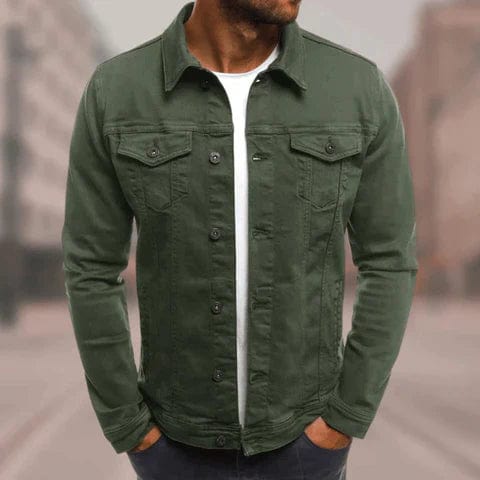 "Veste en jean homme streetwear urbaine, denim bleu, pochettes, coutures contrastées, moderne et élégante"