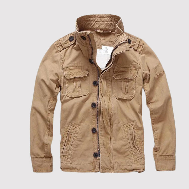 "Veste en jean rétro pour femmes, style vintage avec poches, tissu bleu résistant idéal pour toutes saisons."