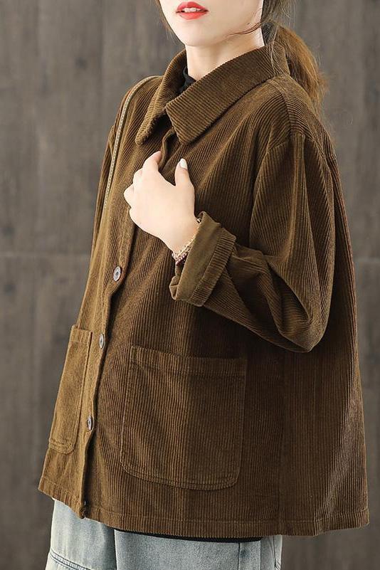 Veste femme élégante avec poches, coupe flatteuse. Manteau polyvalent pour toutes les saisons et occasions.
