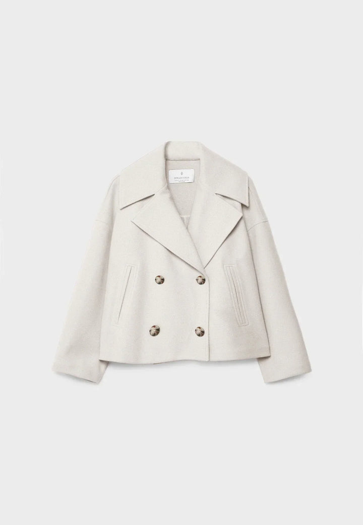 "Veste femme moderne chic, double poitrine, courte, vue avant, élégante, ajustement parfait, look professionnel"