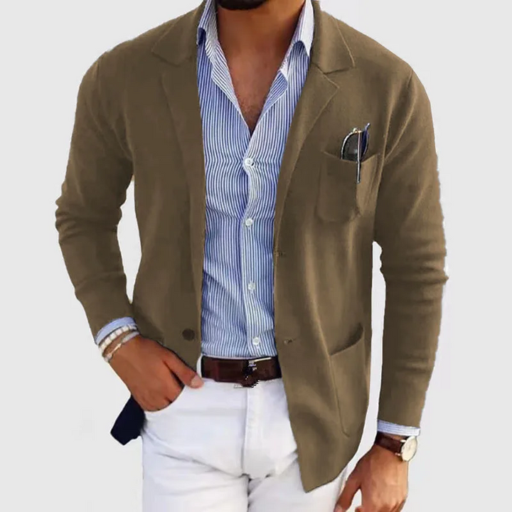 "Veste homme légère en tissu respirant beige, coupe élégante et minimaliste, idéale pour un style décontracté ou pro."