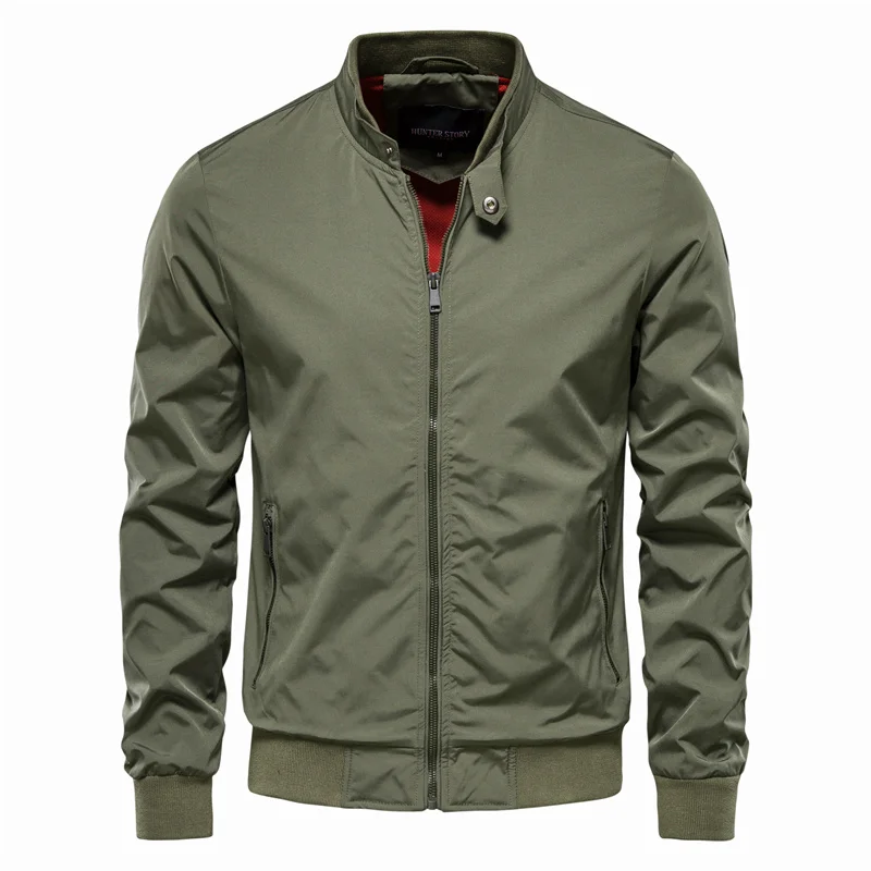 "Veste homme printemps légère chic, design moderne, tissu respirant, poches fonctionnelles, couleur grise élégante."