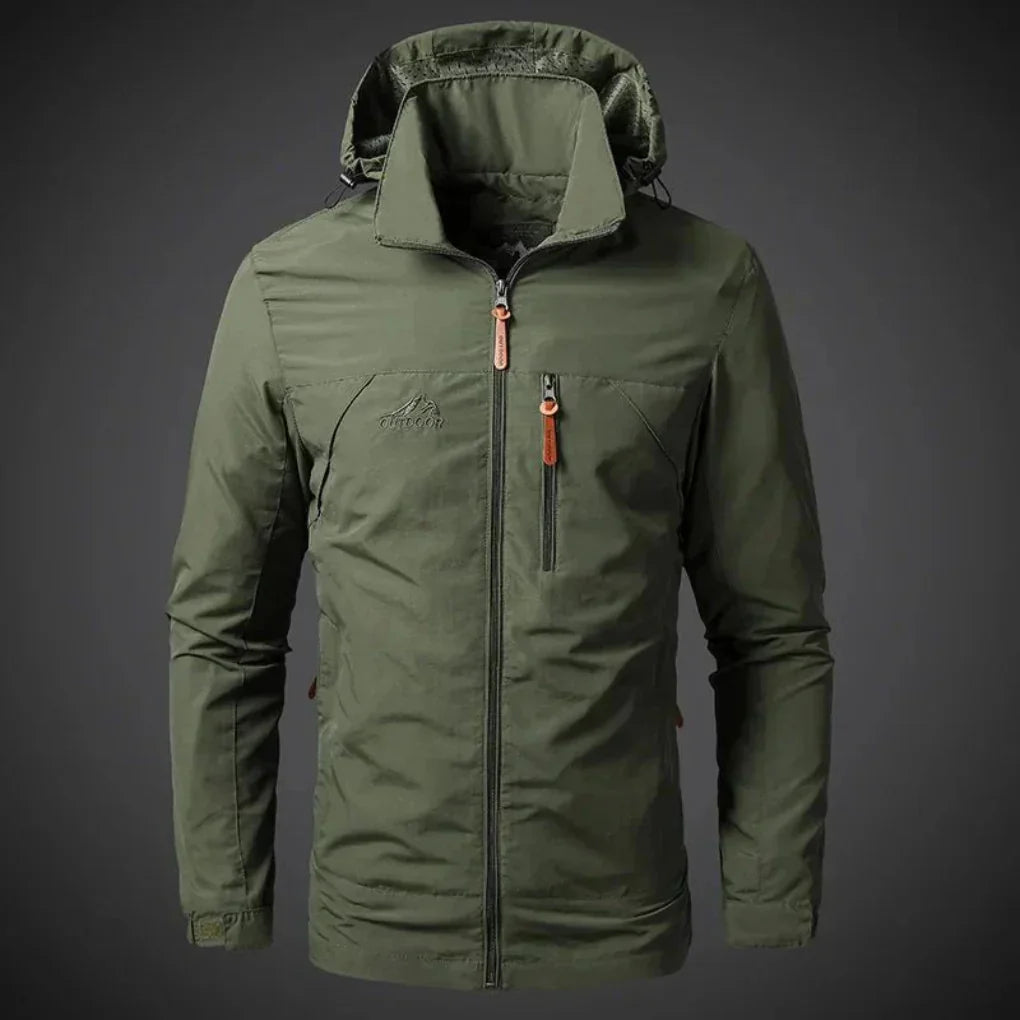 "Veste imperméable homme confortable, élégante, en vert kaki, offrant protection contre le vent et la pluie."