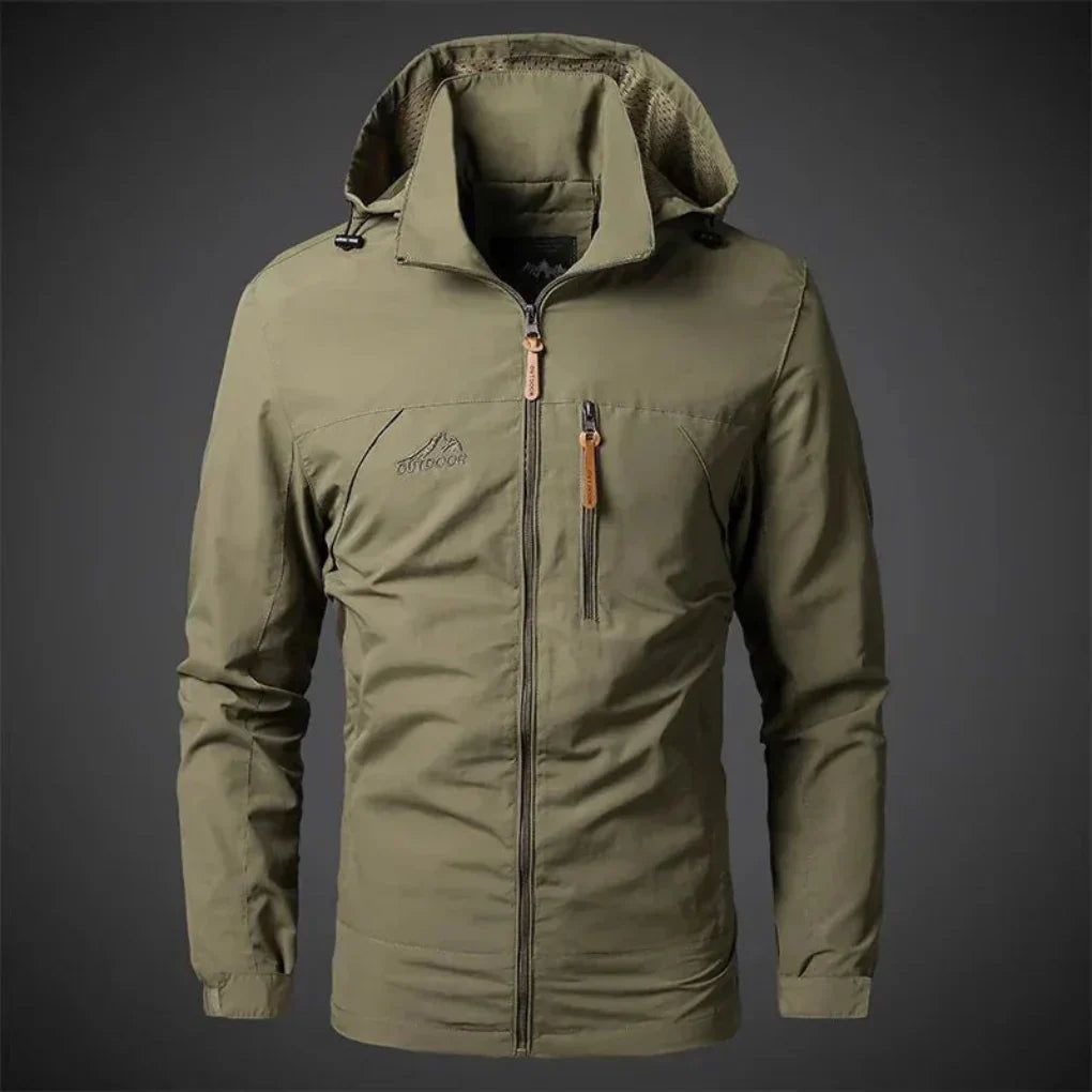"Veste imperméable homme confortable, élégante, en vert kaki, offrant protection contre le vent et la pluie."
