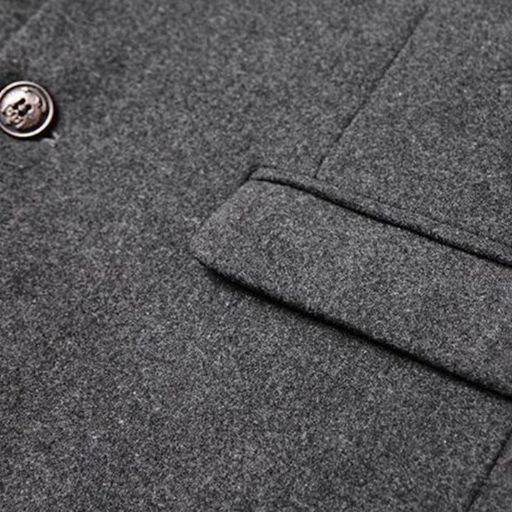"Veste longue élégante pour homme, noire avec poches pratiques, chaleur optimale, idéale pour saisons fraîches et occasions f