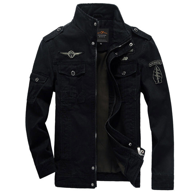 "Veste militaire homme décontractée, verte, avec poches multiples pour un style robuste et confort moderne."