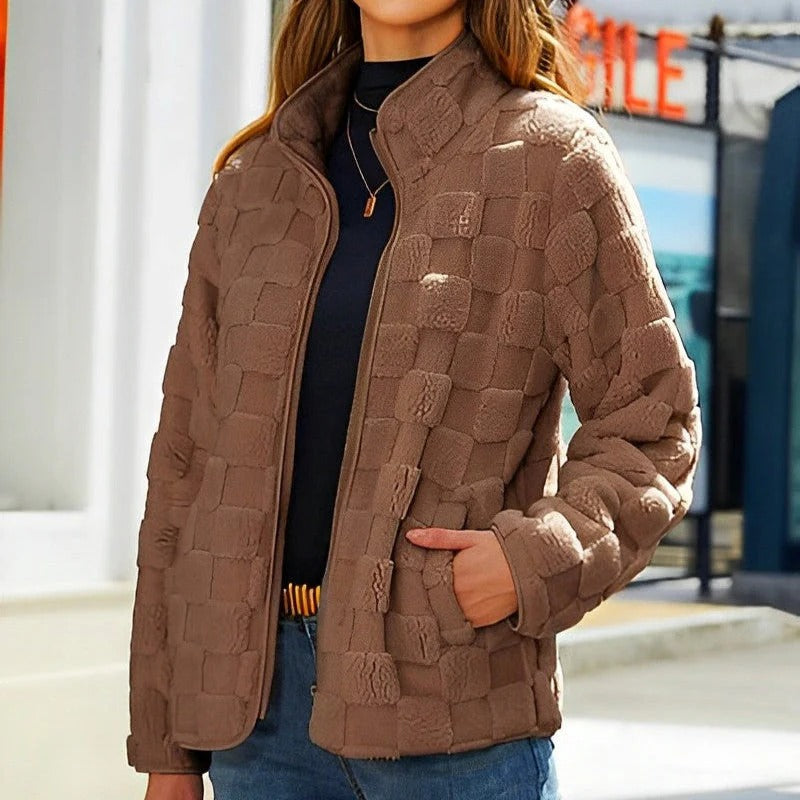 "Veste polaire douce pour homme, fermeture éclair, design moderne épuré, disponible en plusieurs couleurs."
