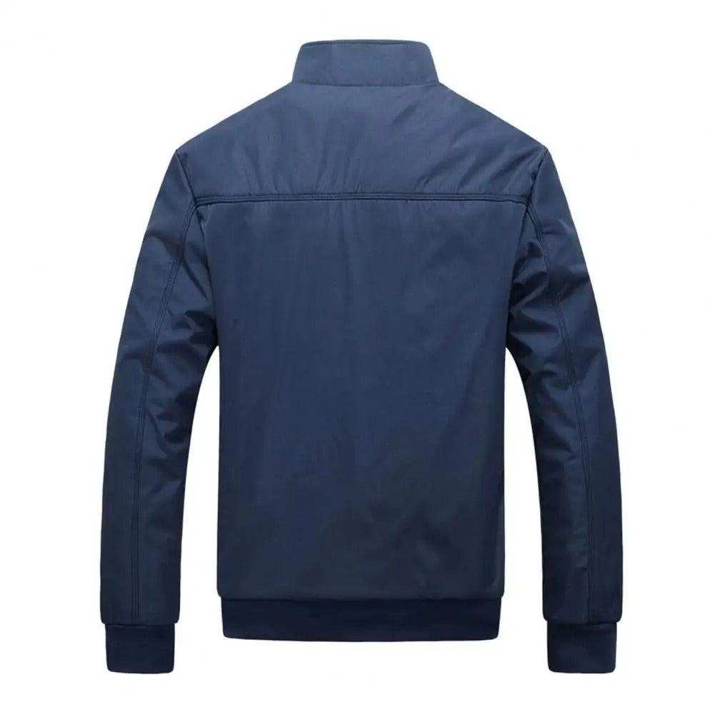 Veste slim-fit élégante cintrée bleue, texture douce, idéale pour un look estival et sophistiqué. Confort et style assurés.