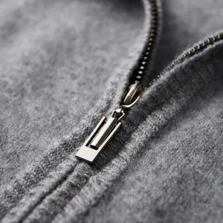 "Veste zippée pour homme en cachemire, élégante et chaleureuse, idéale pour temps frais, facile à combiner et entretenir."