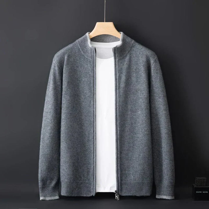 "Veste zippée pour homme en cachemire, élégante et chaleureuse, idéale pour temps frais, facile à combiner et entretenir."