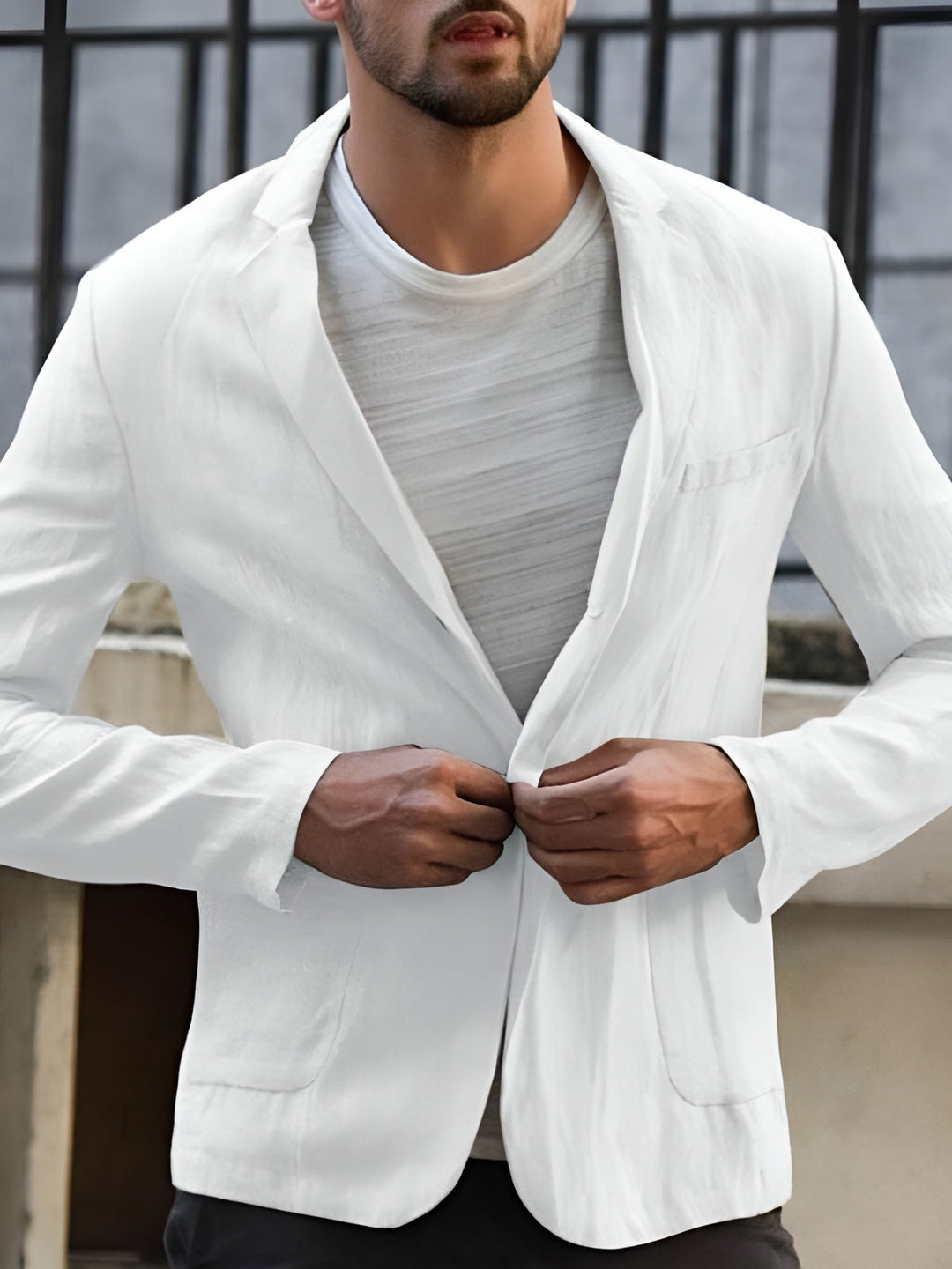 "Vue blazer décontracté homme, coupe droite chic, boutonnage simple, col costume élégant, pour toutes saisons."