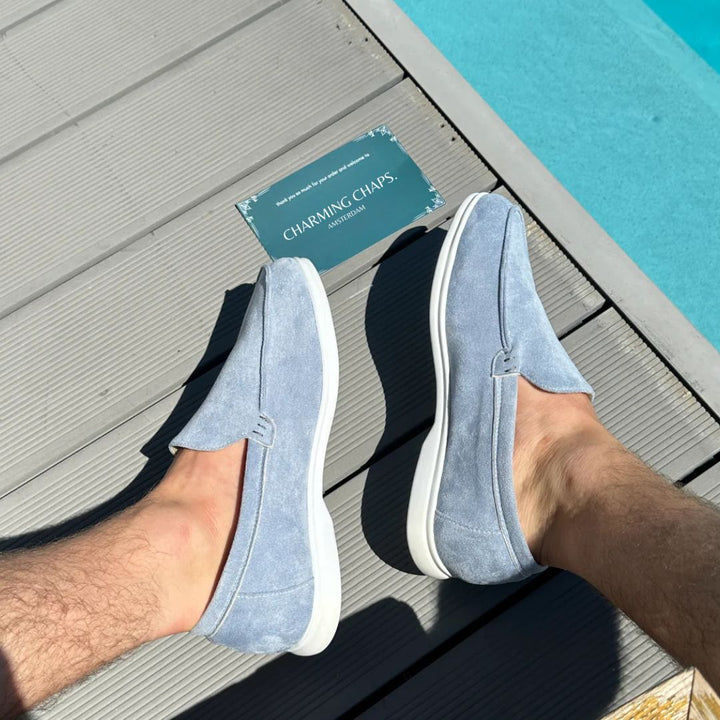 "Vue d'ensemble de mocassins homme élégants, confortables, bleu marine, conçu avec matériaux supérieurs et semelle rembourrée