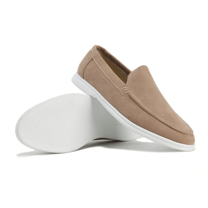 "Vue d'ensemble de mocassins homme élégants, confortables, bleu marine, conçu avec matériaux supérieurs et semelle rembourrée