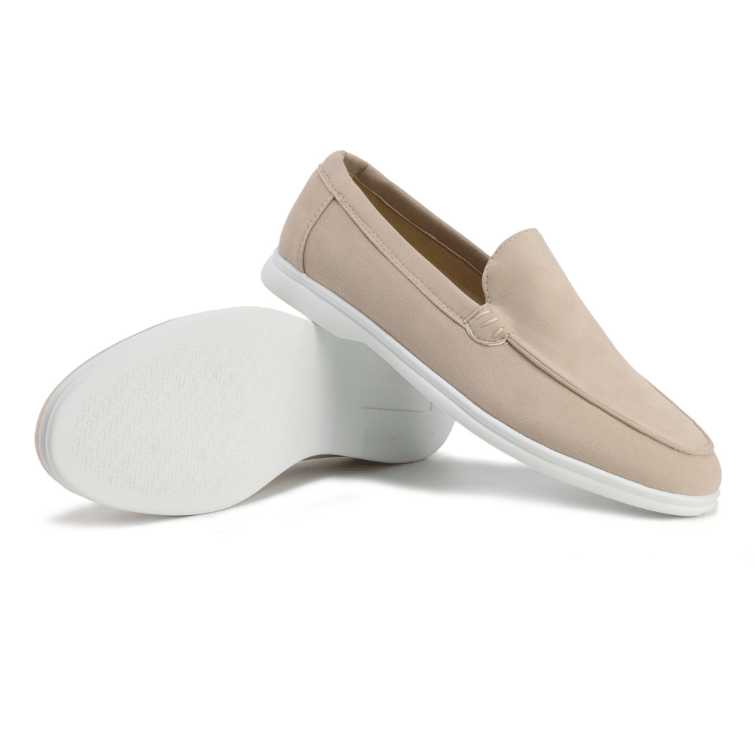 "Vue d'ensemble de mocassins homme élégants, confortables, bleu marine, conçu avec matériaux supérieurs et semelle rembourrée