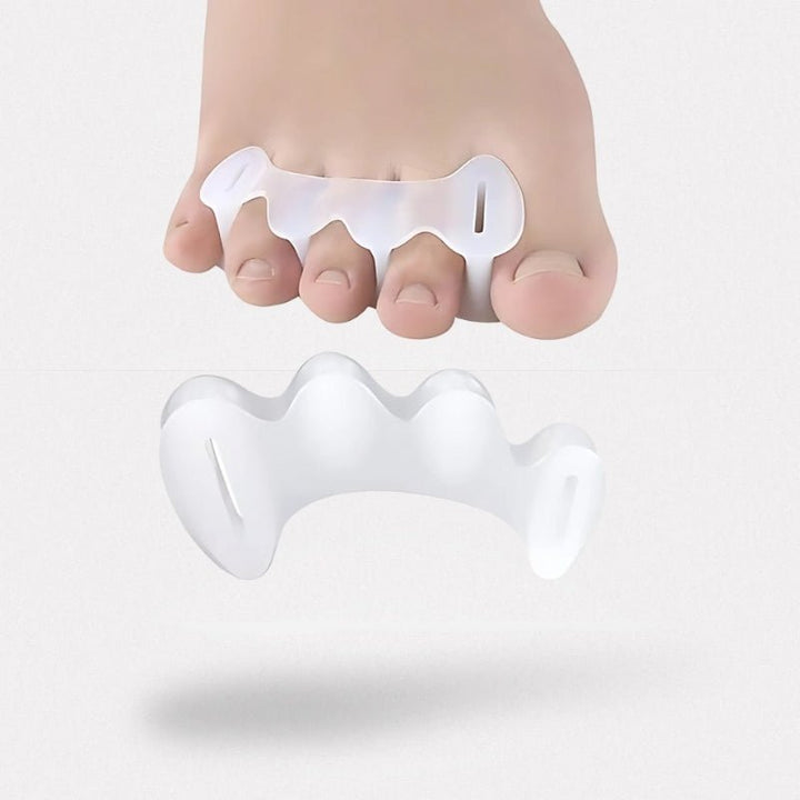 "Vue d'un séparateur d'orteils en silicone blanc, apportant soulagement et confort pour un alignement optimal des pieds."
