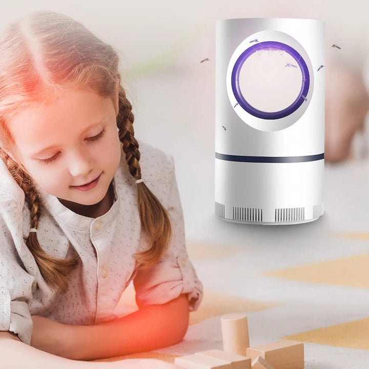 "Zapper anti-moustiques extérieur avec grille électrique, efficace et sécuritaire, idéal pour jardin et espace patio."
